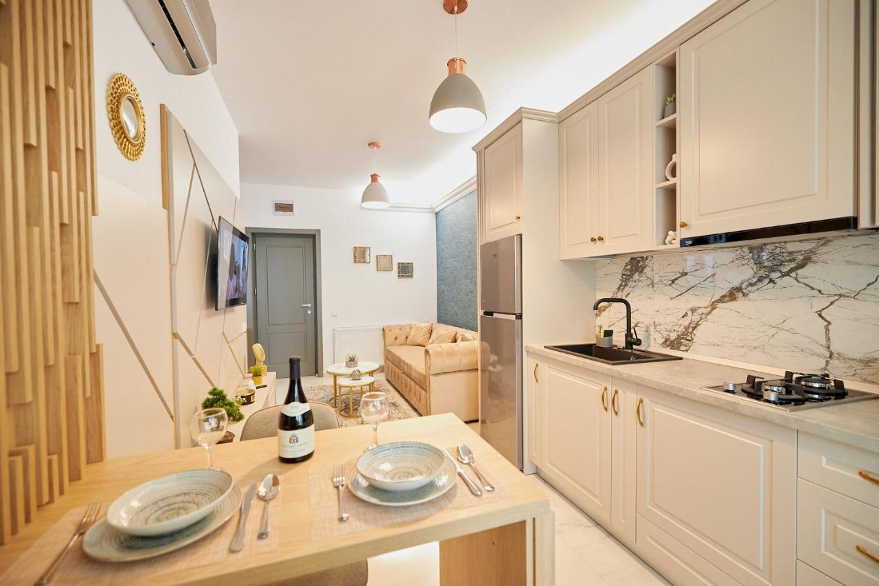 Uptown Apartments Iasi Luaran gambar