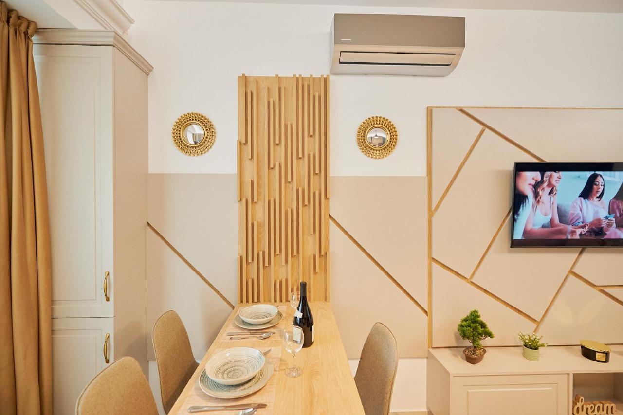 Uptown Apartments Iasi Luaran gambar